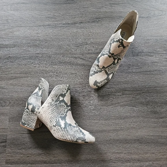 Steve Madden Tan Rockir Snakeskin Print Slip-On Booties Size 7 - Picture 2 of 9